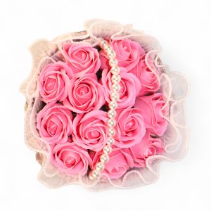 Подаръчна кутия с букет от 13 сапунени рози „Розова дантела“ – розово 1 aromaten-buket-s-perli