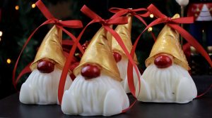 Коледна Соева свещ „Гном“ 2 koledna-svesh-gnom