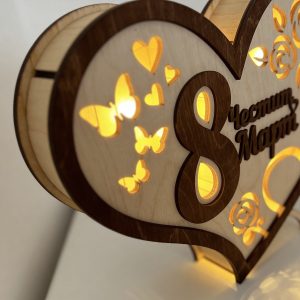 Светещо Сърце за „8 Март“ - Луксозен Подарък 1 8mi-mart